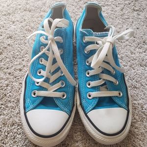 Converse Chuck Taylor low top Size 7